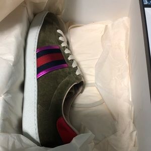 GUCCI SNEAKERS 8.5